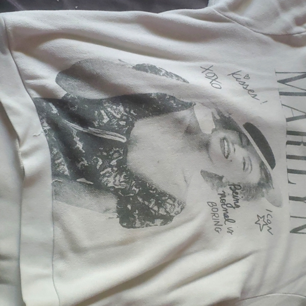 Marilyn Monroe sweater